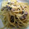 Spaghetti con pesce spada, pinoli e uvetta Spaghetti con pesce spada, pinoli e uvetta